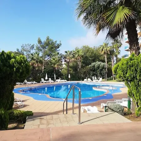 Familiar Con Piscina Y Parking * Салоу