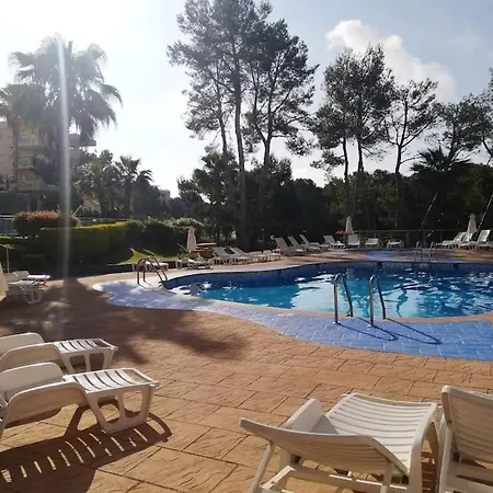 Familiar Con Piscina Y Parking Апартаменты *