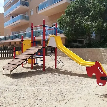 Familiar Con Piscina Y Parking Апартаменты