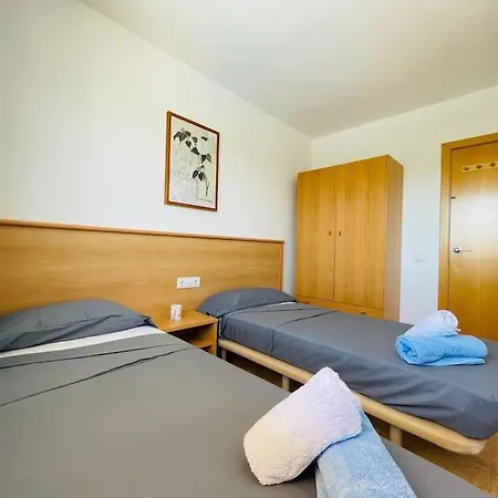 Familiar Con Piscina Y Parking Salou