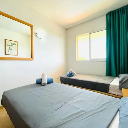 Apartamento Familiar Con Piscina Y Parking