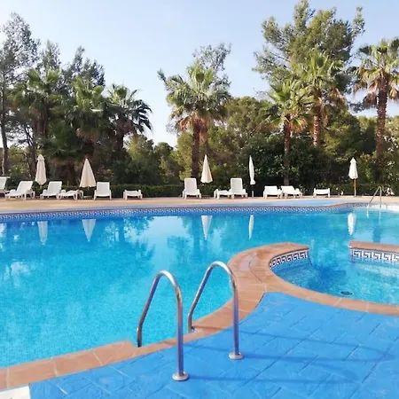 Apartamento Familiar Con Piscina Y Parking *